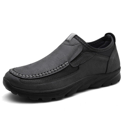 Sapatos ortopédicos confortáveis — apoio ergonómico do arco do pé, que alivia a dor, com biqueira larga que não aperta o pé.