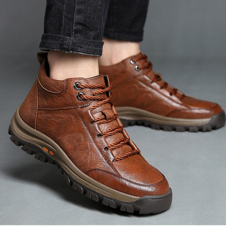🎁 Oferta Especial: 70% de desconto 🎁 Sapatos Ortopédicos em Pele para Homem — Costurados à Mão 👟 Impermeáveis e Antiderrapantes ✅ Suporte para o Arco do Pé — Caminhada Confortável