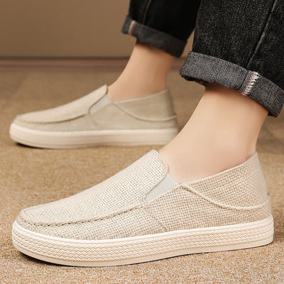 Sapatos ortopédicos com malha — totalmente tecidos à mão, com apoio para o arco do pé, para aliviar a dor.
