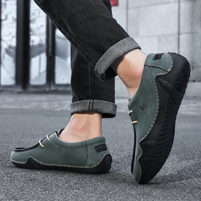 Sapatos ortopédicos confortáveis — apoio ergonómico do arco do pé, que alivia a dor, com biqueira larga que não aperta o pé.