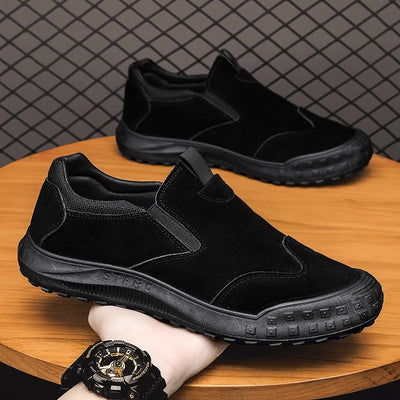 Sapatos ortopédicos confortáveis em camurça — com apoio do arco do pé, para aliviar a dor; recomendados por podólogos!