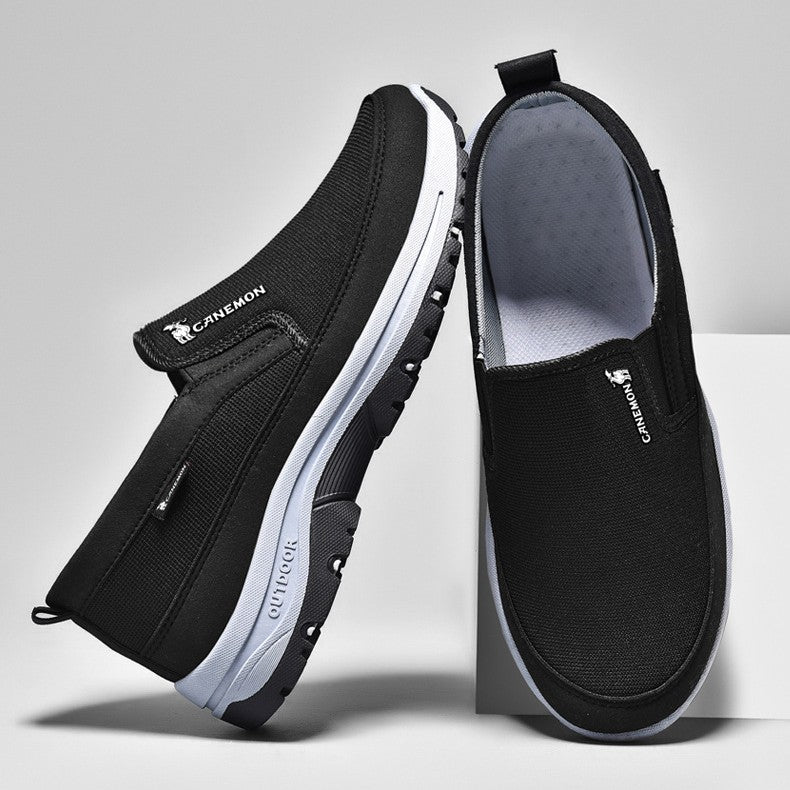 Sapatos ortopédicos de marca — macios e confortáveis, com excelente apoio — aliviam as dores nos pés.