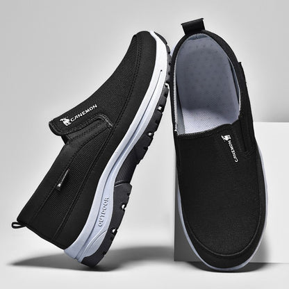 Sapatos ortopédicos de marca — macios e confortáveis, com excelente apoio — aliviam as dores nos pés.
