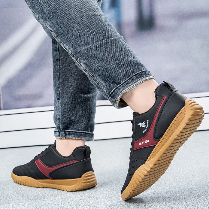 Sapatos ortopédicos de marca — macios e confortáveis, com excelente apoio — aliviam as dores nos pés.