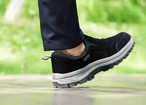 Sapatos ortopédicos confortáveis em camurça — com apoio para o arco do pé e propriedades analgésicas