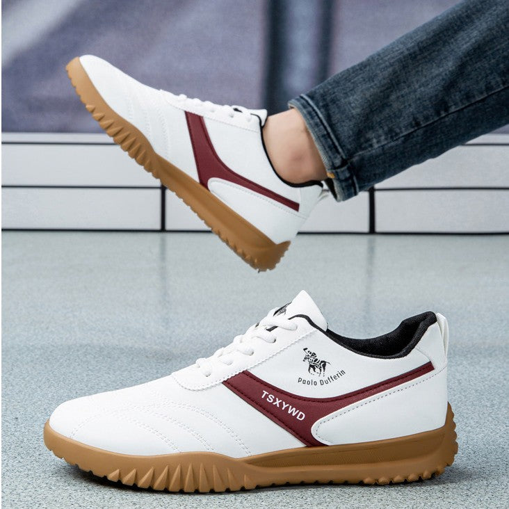 Sapatos ortopédicos de marca — macios e confortáveis, com excelente apoio — aliviam as dores nos pés.