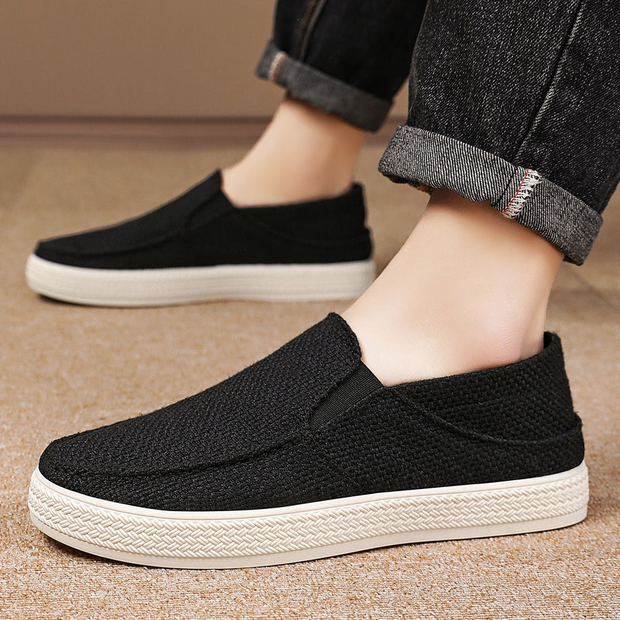 Sapatos ortopédicos com malha — totalmente tecidos à mão, com apoio para o arco do pé, para aliviar a dor.