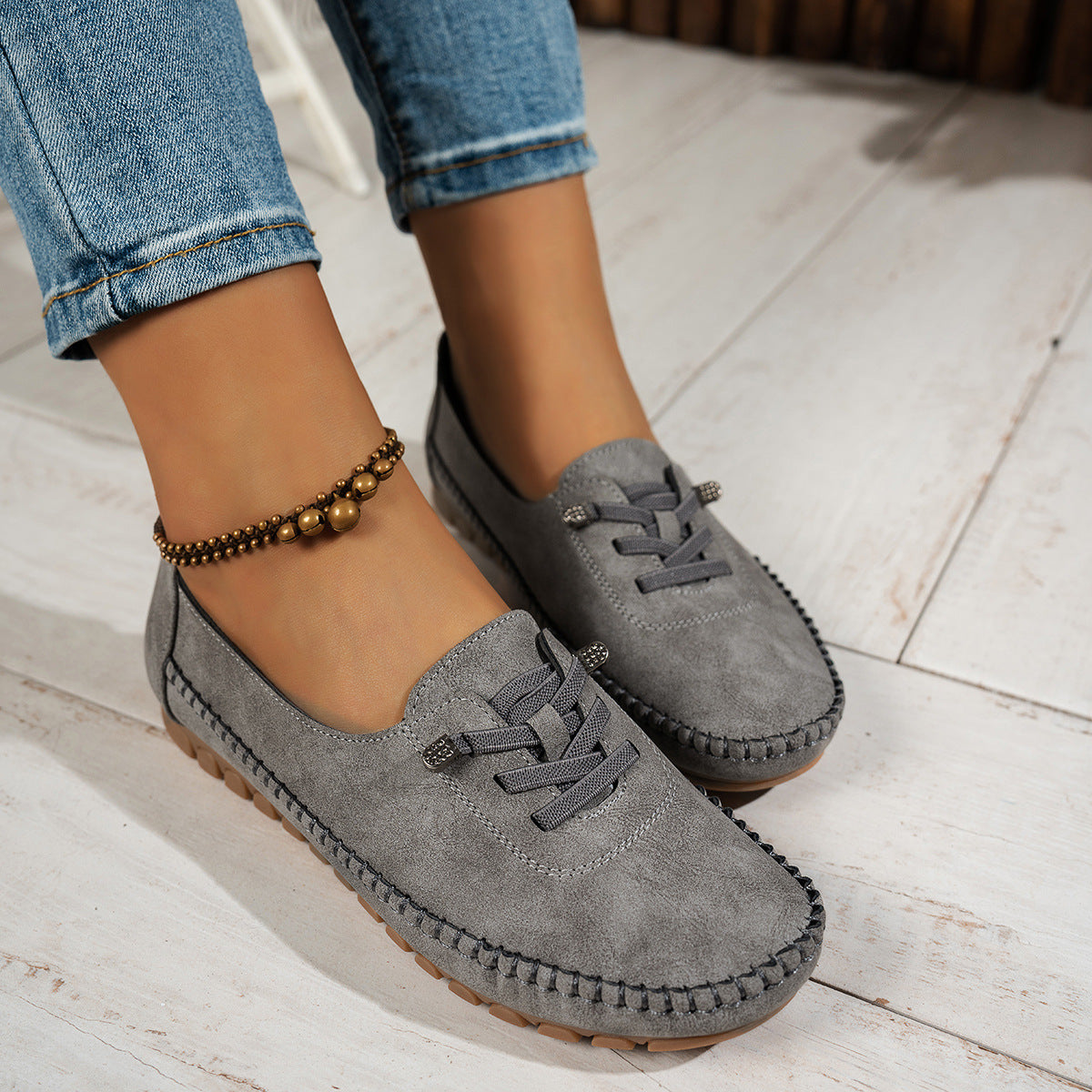 Sapatos ortopédicos confortáveis — com apoio do arco do pé, para aliviar a dor; macios e com amortecimento.