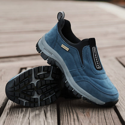 🎁 Oferta Especial: 70% de desconto 🎁 Sapatos Ortopédicos de Caminhada para Homem — Sapatos de Camurça Costurados à Mão 👟 Impermeáveis e Antiderrapantes ✅ Suporte para o Arco do Pé — Caminhada Confortável