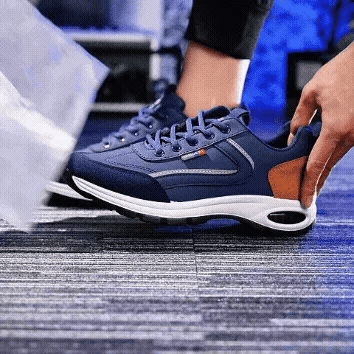 Sapatos ortopédicos confortáveis — com apoio para o arco do pé, para aliviar a dor; protegem os pés, para que não se canse mesmo após longas caminhadas.