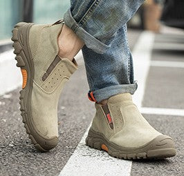 Sapatos ortopédicos confortáveis em camurça — macios e confortáveis, com excelente apoio — aliviam as dores nos pés.