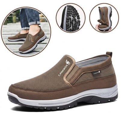 Sapatos ortopédicos de marca — macios e confortáveis, com excelente apoio — aliviam as dores nos pés.