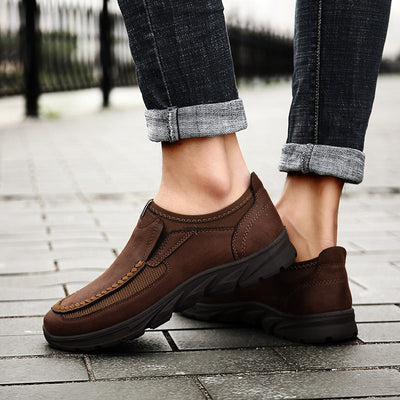 Sapatos ortopédicos confortáveis — apoio ergonómico do arco do pé, que alivia a dor, com biqueira larga que não aperta o pé.