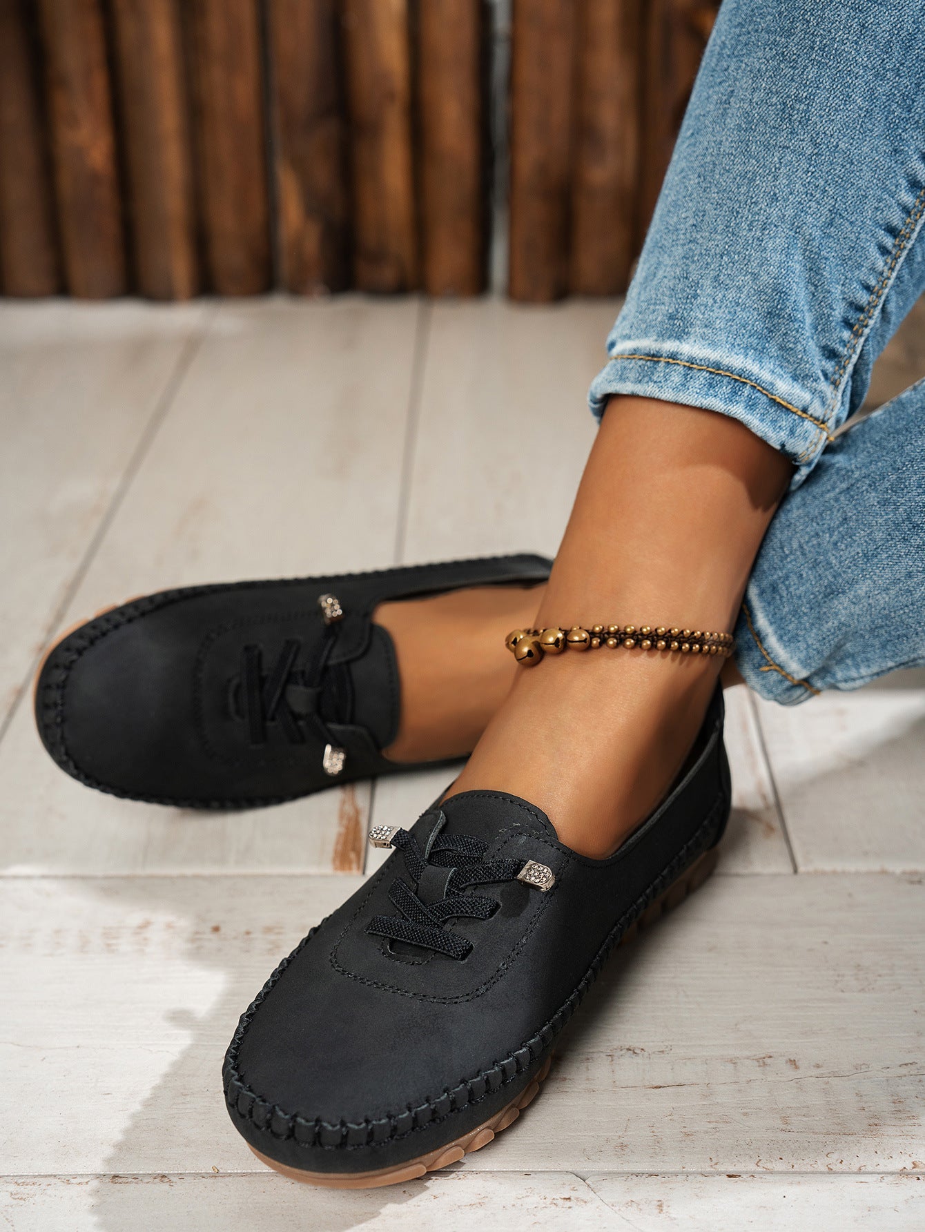 Sapatos ortopédicos confortáveis — com apoio do arco do pé, para aliviar a dor; macios e com amortecimento.