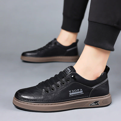 Sapatos ortopédicos confortáveis — costurados à mão, com amortecimento suave e revestimento em pele impermeável.