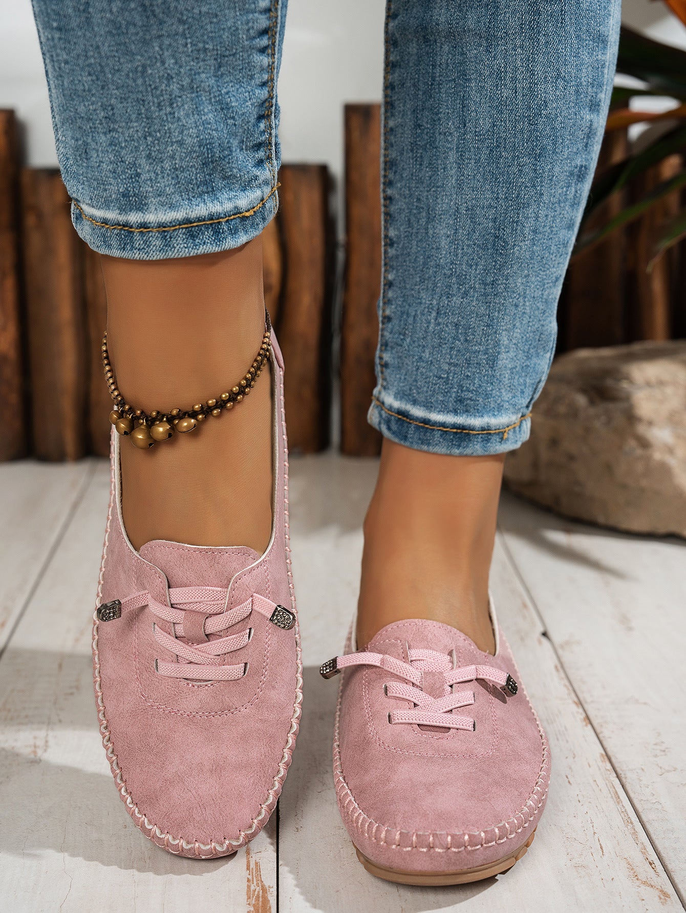 Sapatos ortopédicos confortáveis — com apoio do arco do pé, para aliviar a dor; macios e com amortecimento.