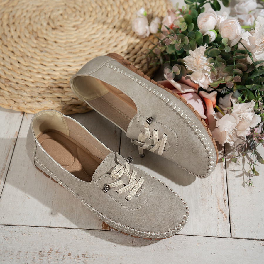 Sapatos ortopédicos confortáveis — com apoio do arco do pé, para aliviar a dor; macios e com amortecimento.
